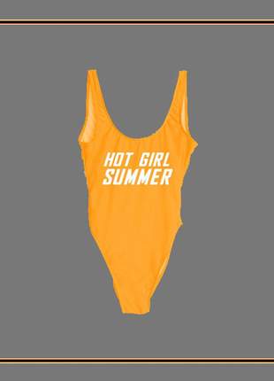 Maiô básico decote costas frase hot summer girl néon  proteção uv50+