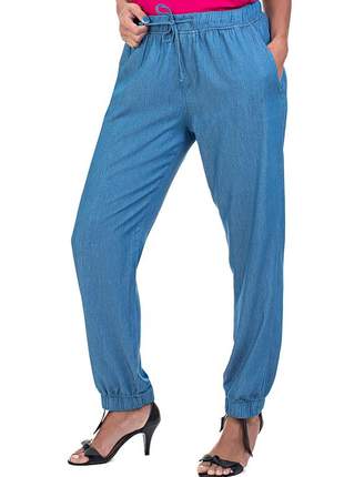 Calça jogger jeans leve com elástico cintura e barra