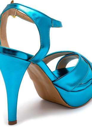 Sandália meia pata  plataforma salto alto fino azul metalizado
