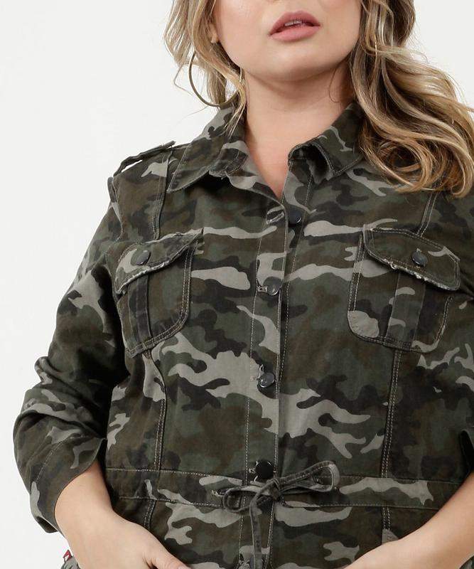 casaco estampa militar feminino