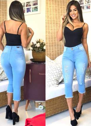 Calça jeans feminina capri rasgadinha cintura alta com lycra