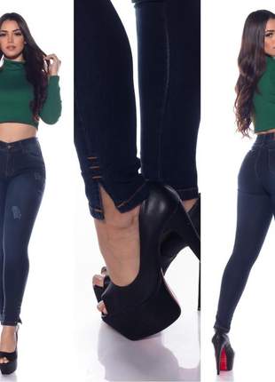Calça jeans feminina detalhe barra levanta bumbum