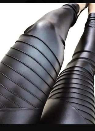 Legging preta tratorada detalhes cirrê moda feminina inverno