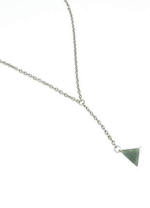 Colar delicado com pingente de triângulo de quartzo verde
