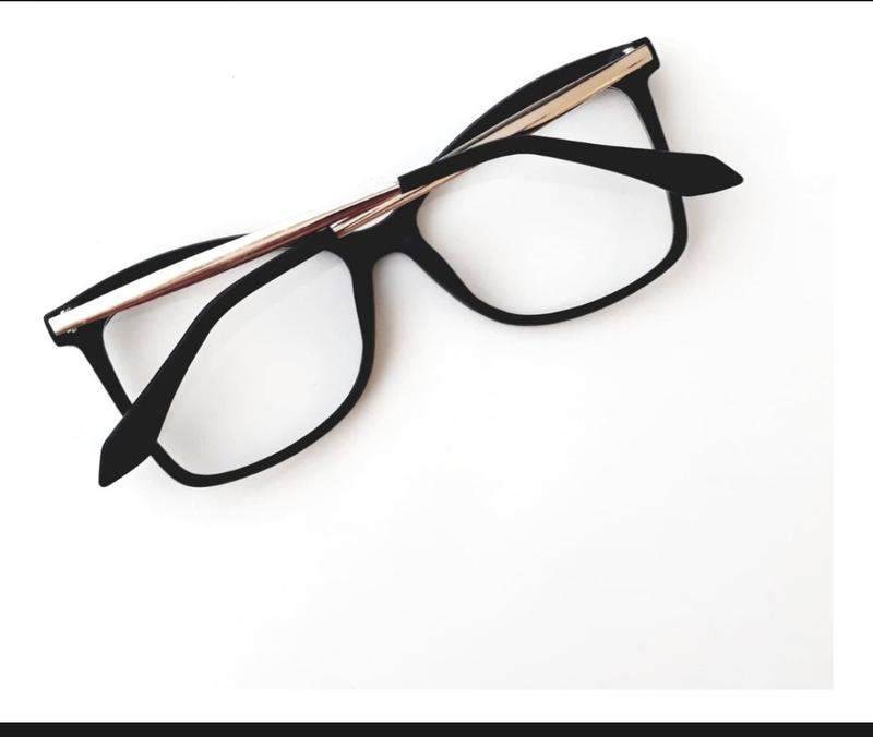 Armação de oculos grau feminino maxi quadrado gatinho - R$ 170.00, cor  Preto #100179, compre agora | Shafa