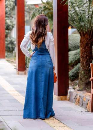 Salopete jeans longa nesgas bordado joyaly roupas evangelica