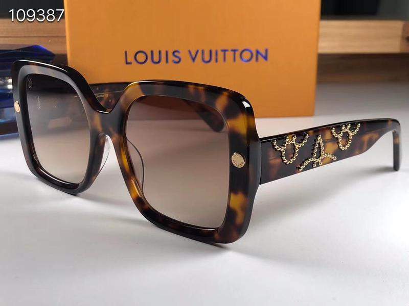 Óculos feminino louis vuitton - R$ 1590.00, cor Dourado #103464, compre  agora