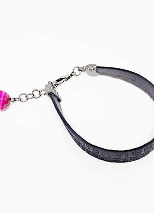 Uma clássica pulseira de couro preta com pingente de jade pink #bracelete de couro