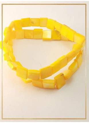 Pulseira bracelete confeccionada com madrepérolas em fio silicone alta resistência amarelo
