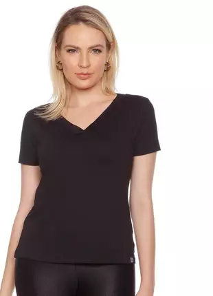 Camiseta feminina básica t-shirt lisa casual gola v manga dupla resistente confortável