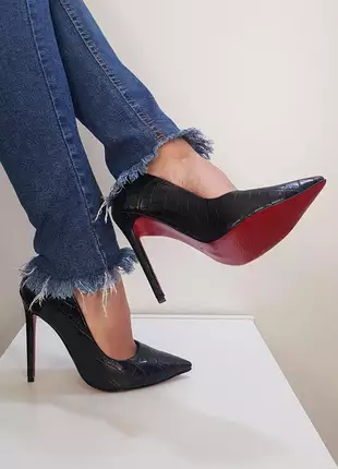 Sapato sola vermelha scarpin preto fosco bico fino salto alto 12 cm