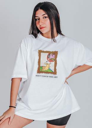 Camiseta Feminina Oversized Boutique Judith Don't Touch This Art