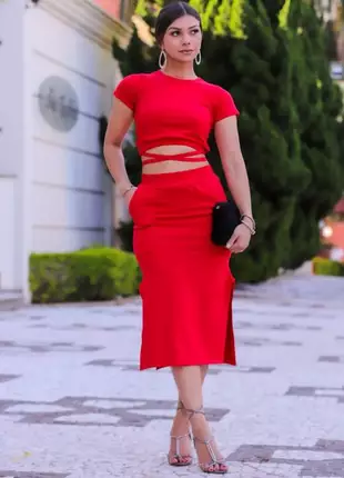 Conjunto feminino saia e blusa vermelho