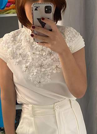 Blusa branca elegante