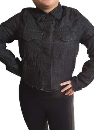 Jaqueta jeans curta feminina com elastano