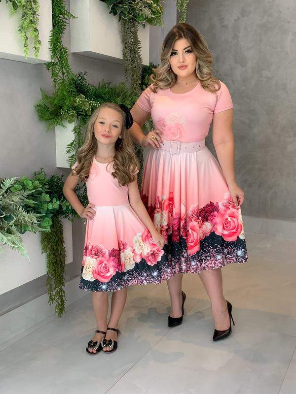 Conjunto vestidos tal mãe filha moda evangélica R$ 250.00, cor Rosa (estampado, em suplex, crepe de malha) #123066, compre agora | Shafa