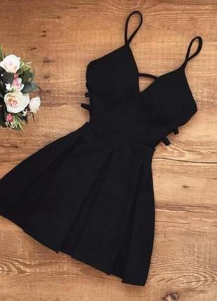 vestido preto rodadinho
