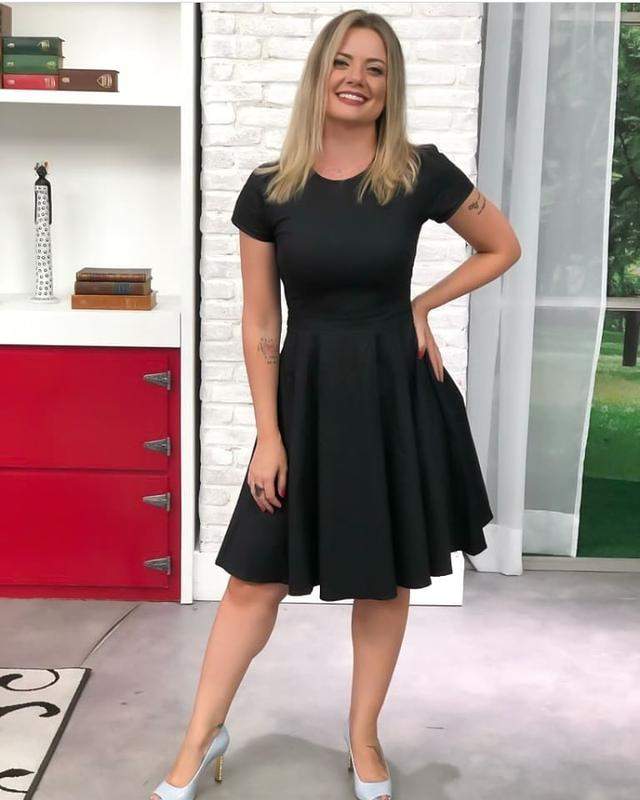 vestido godê preto