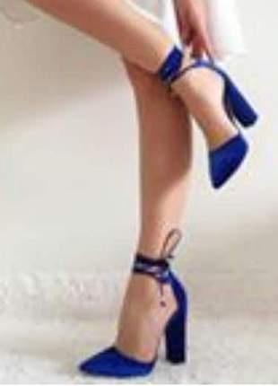 Sapatos femininos scarpins de amarrar em courino