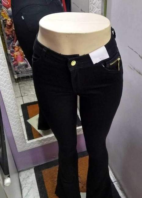 Calça feminina flare jeans preta meitrix boca de sino - R$ 109.90, cor Preto  #32422, compre agora